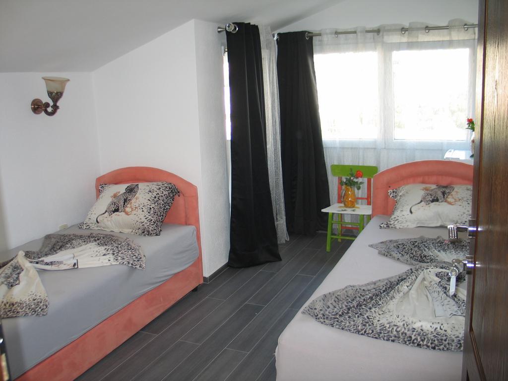 Guest House Dena Добра Вода Номер фото
